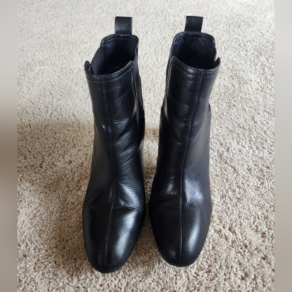 Tory Burch made in Brazil black leather size 9.5 M Chelsea heeled boots - Picture 2 of 16